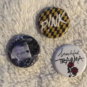 P!nk 2019 concert pins